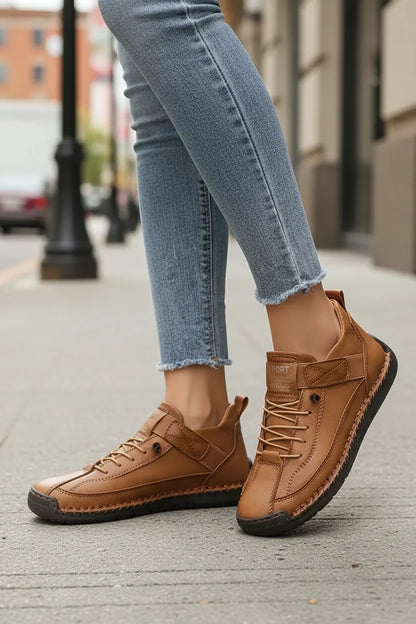 Corinthe | Women's Trendy Stitch Detail Comfort Lace-Up Sneaker