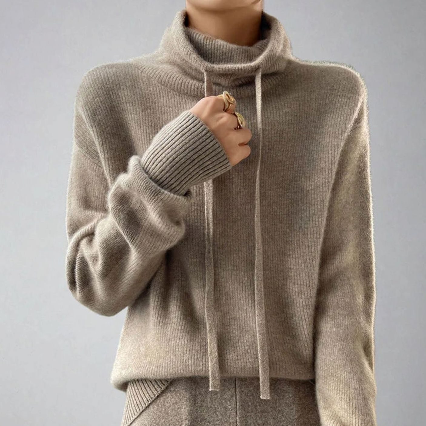 Anouk | Women's Slouchy Turtleneck Drawstring Cashmere Sweater